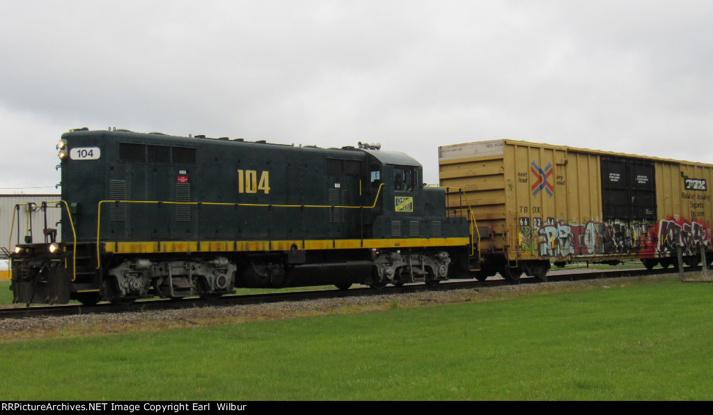 Ohio South Central Railroad (OSCR) 104